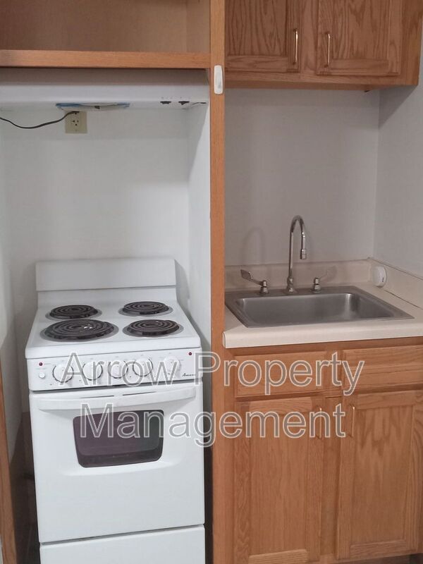 Building Photo - 150 Poppe Dr