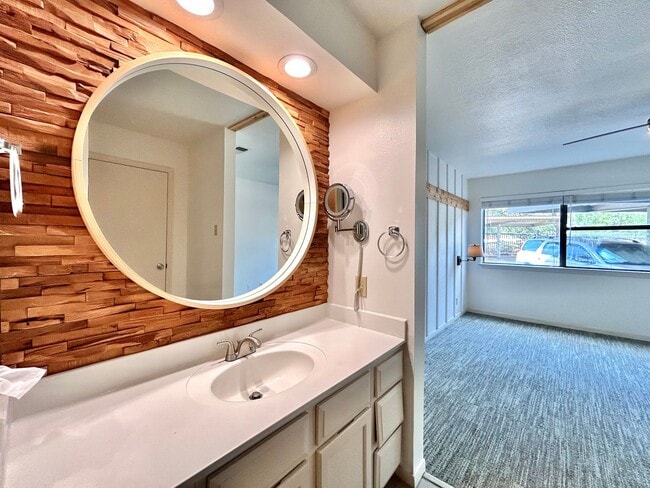 Building Photo - Welcoming 2-Bedroom, 2-Bath Home with Natu...