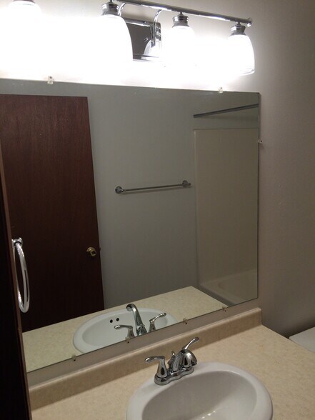 Building Photo - 110 Johnston Dr