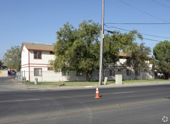 Building Photo - 2060 S Maple Ave