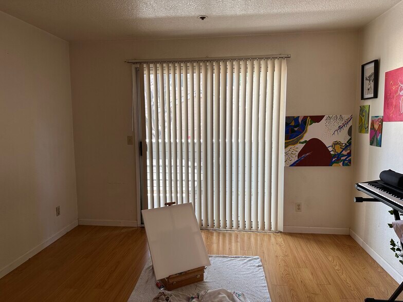 Building Photo - 1019 Dornajo Way