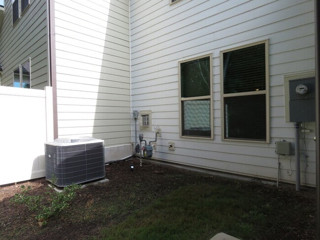Building Photo - 1517 Catch Fly Ln