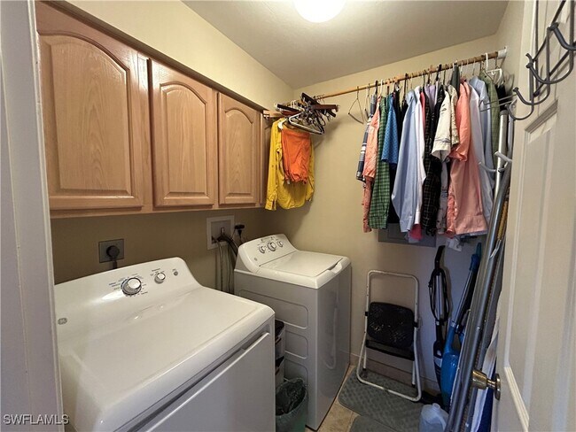 Building Photo - 16540 Heron Coach Way