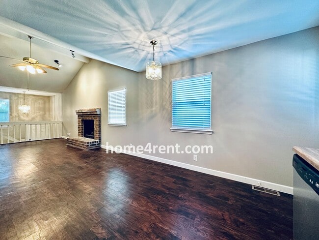 Building Photo - Updated Kitchen, Composite Deck and Refrig...