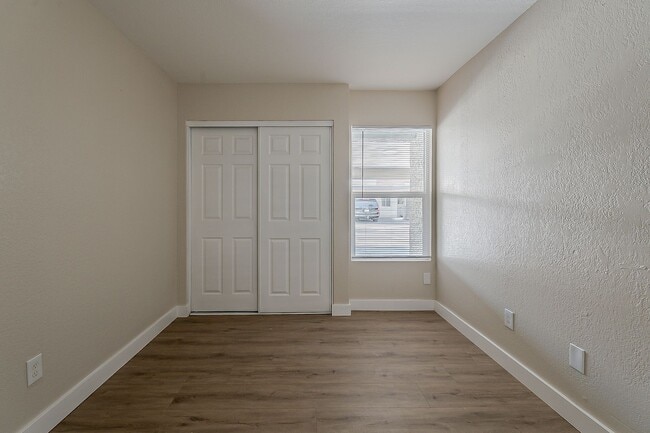 Building Photo - Central Phoenix Remodeled Townhome Oasis –...