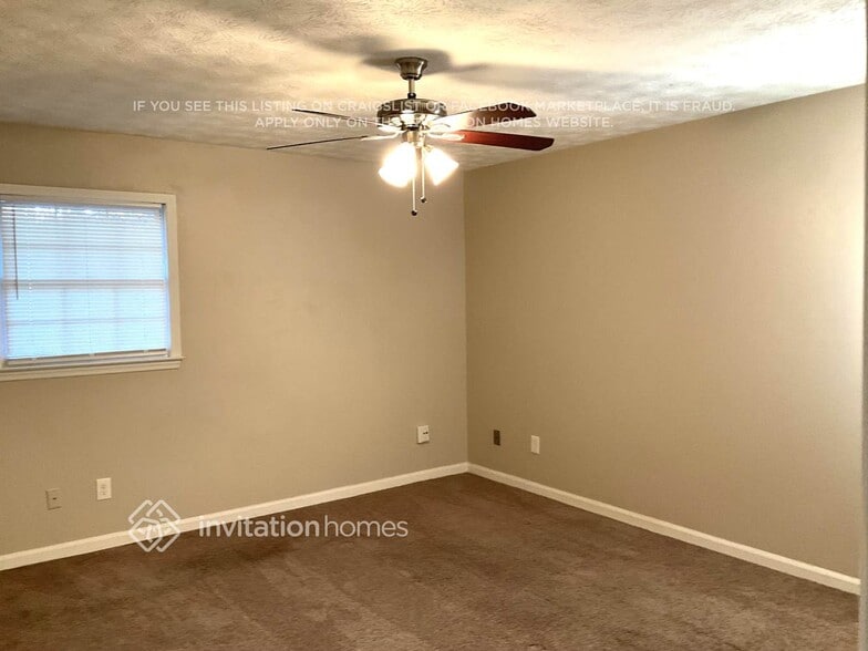 Building Photo - 2595 Pamela Dr SW