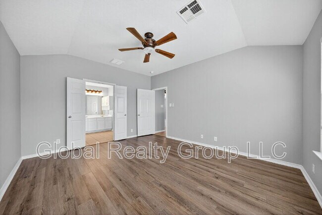 Building Photo - 113 Bronco Bend