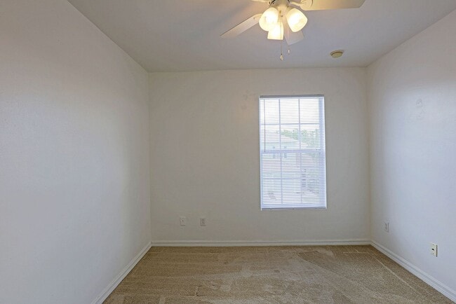 Building Photo - Forest Lake Townhomes 3620-106
