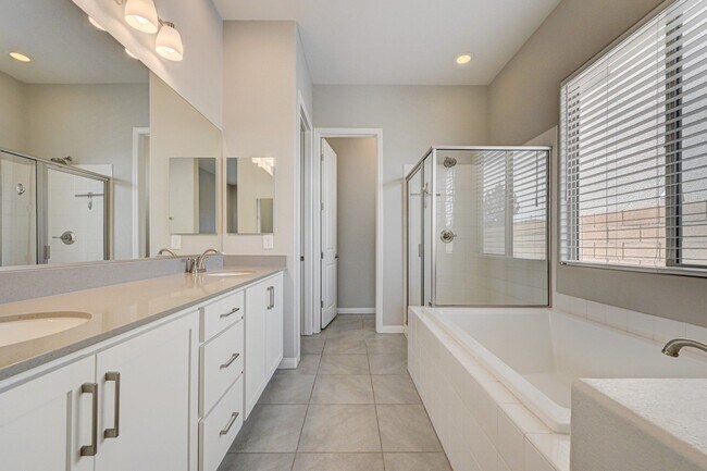 Building Photo - COMFY and NEW 3 Bedroom Home in Skye Canyon!