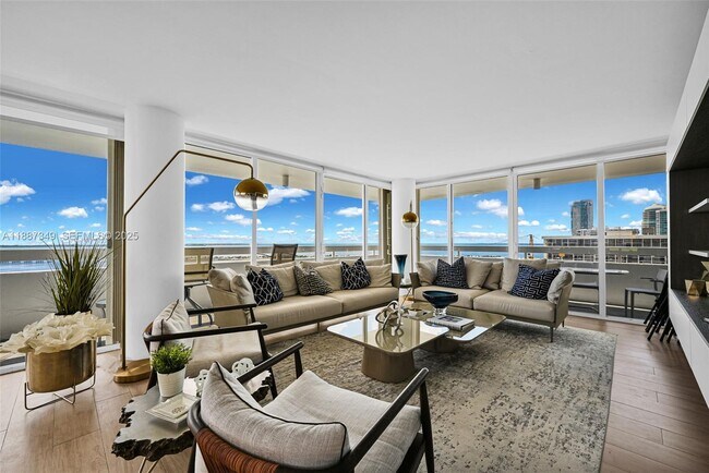 Building Photo - 1627 Brickell Ave