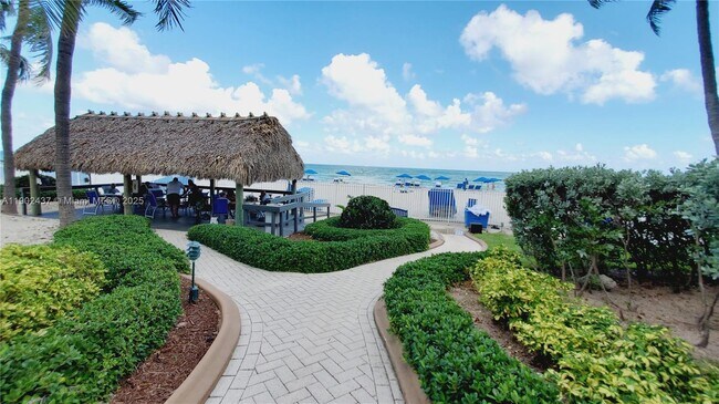 Building Photo - 19333 Collins Ave