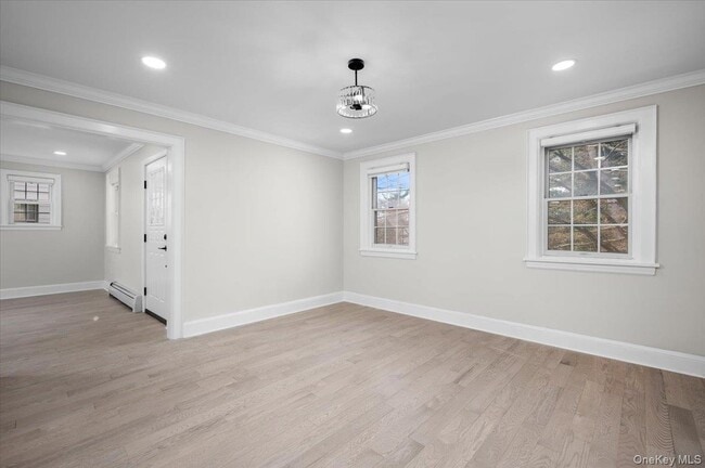 Building Photo - 28 Cross St