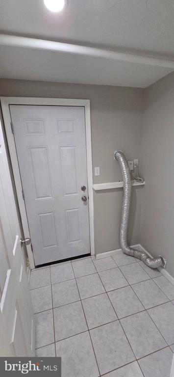 Building Photo - 223 Laura Anne Ct