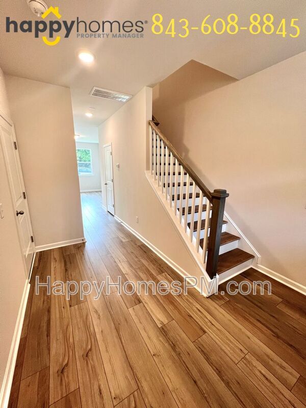Building Photo - 8312 Child's Cove