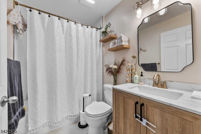 Building Photo - 9 Ruby Ct