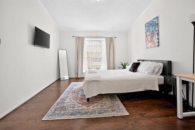 Building Photo - 3770 Lovers Wood Ln