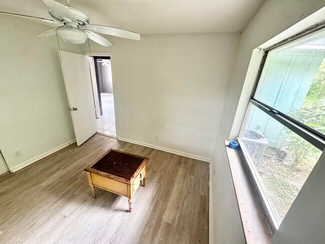 Building Photo - 2993 SE Camino Ave