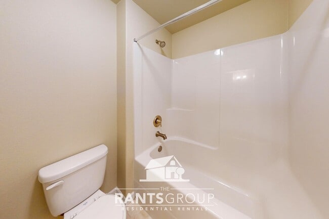 Building Photo - Beautiful 5 Bedroom 4 Bath Home in the sought after Golf Community with views of The Woodlands Co...