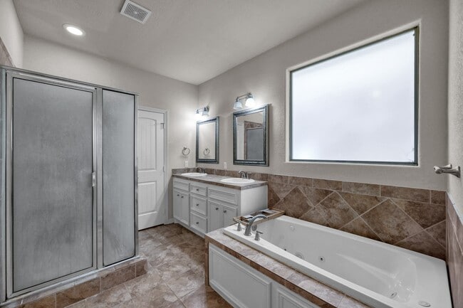 Building Photo - 130 April Cove