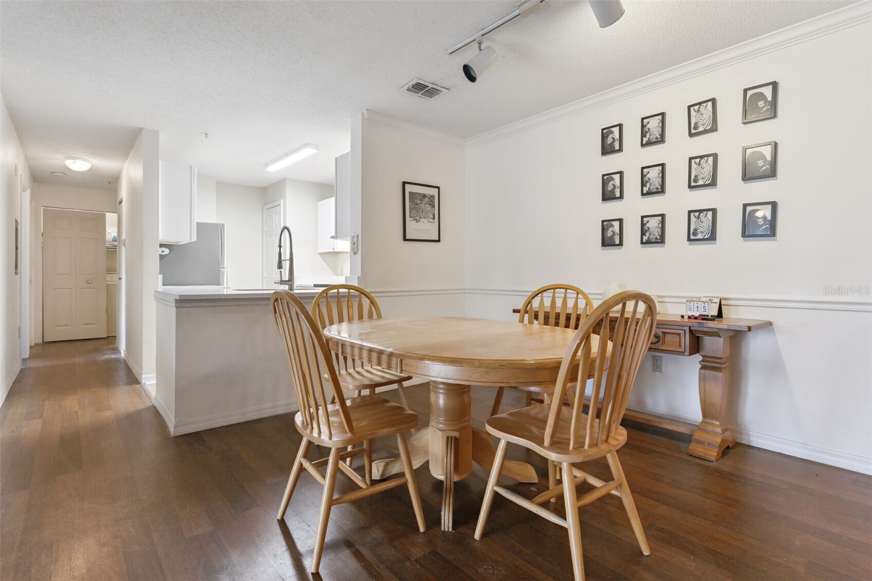 Building Photo - 1950 Summer Club Dr