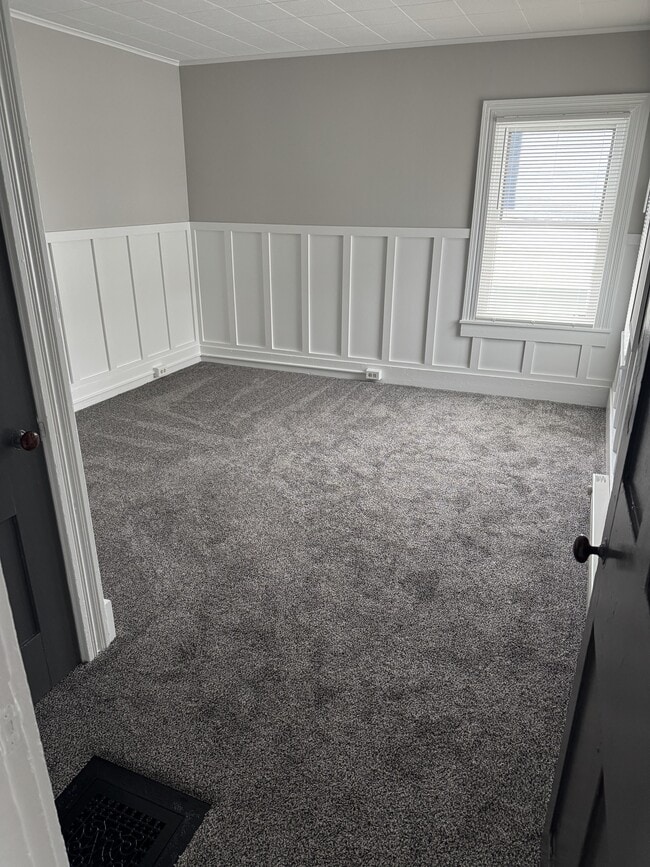 Building Photo - 50 2nd St