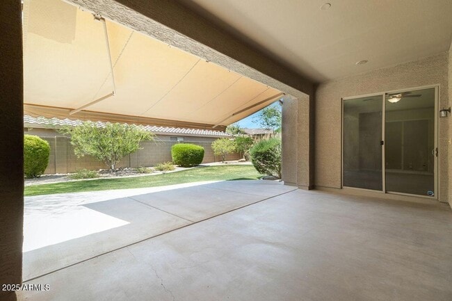 Building Photo - 2268 W River Rock Trail