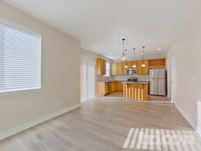 Building Photo - 12742 E 106th Ave