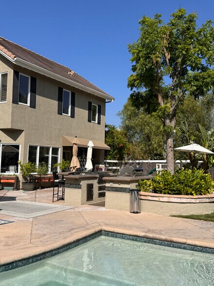 Building Photo - 15305 Saddleback Rd