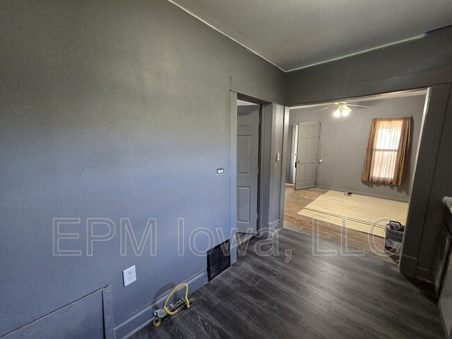 Building Photo - 709 Kern St