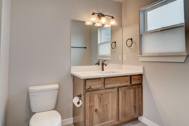 Building Photo - 3 Bedroom 3 Bathroom home for rent.
