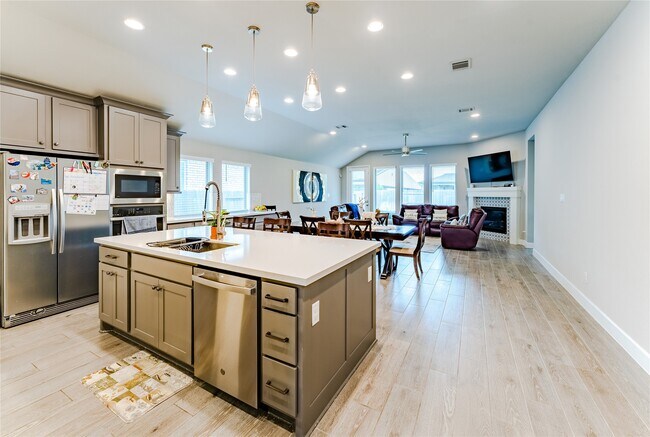 Building Photo - 20430 Avelignese Wy