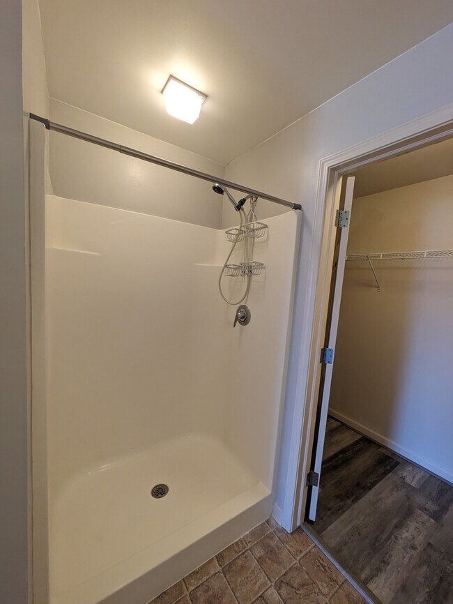 Building Photo - 3300 Hilton Rd