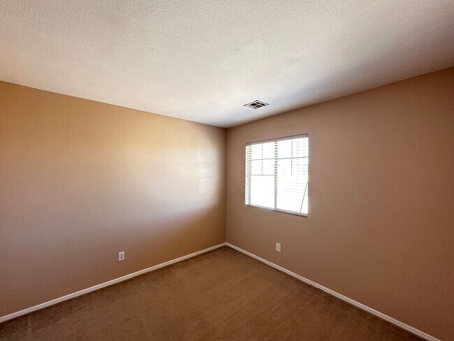 Building Photo - BLUE DIAMOND RANCH