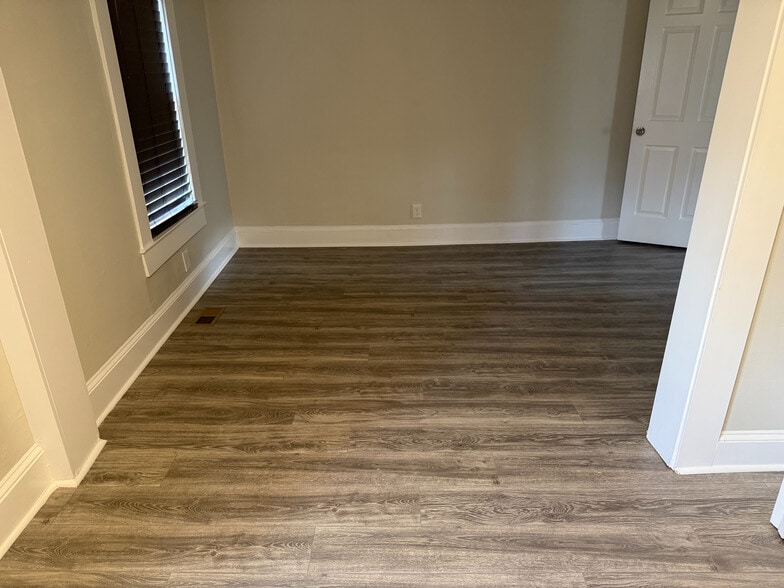 Building Photo - Room in House on Griffin St NW