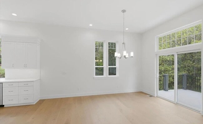 Building Photo - Spacious Custom Built Home in NW Corvallis
