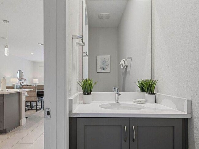 Building Photo - 7916 Draw St