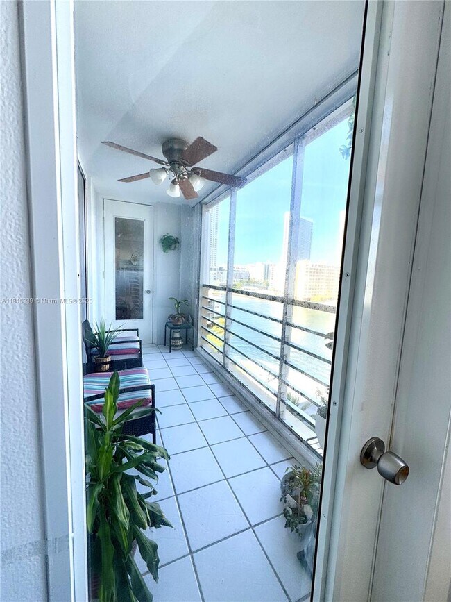 Building Photo - 100 Golden Isles Dr