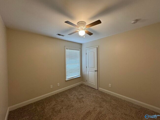 Building Photo - 24707 Rolling Vista Dr