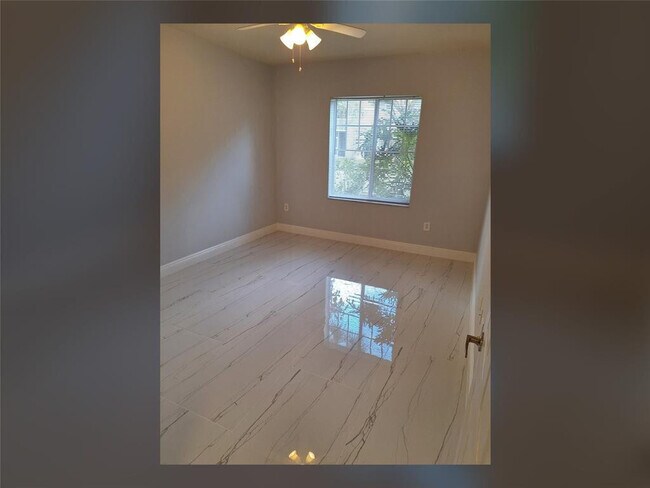 Building Photo - 6492 Emerald Dunes Dr
