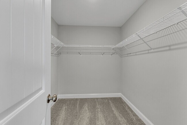 Building Photo - End Unit Townhome in Port Wentworth