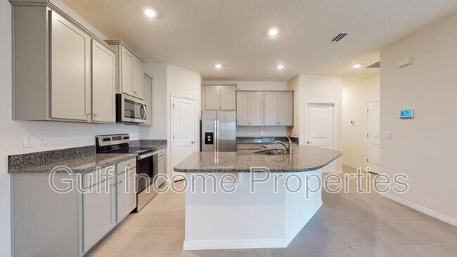 Building Photo - 411 157th Ct E