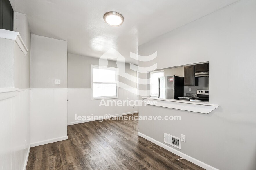 Building Photo - 8520 Jacklin Ave