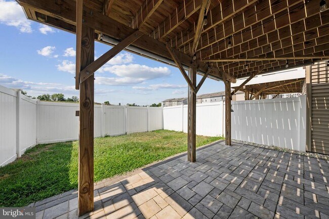 Building Photo - 13827 Litespeed Way