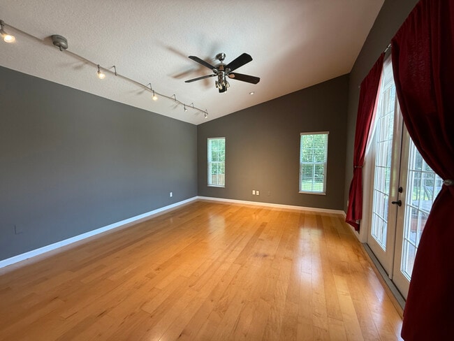 Building Photo - 5984 Jessica Dr