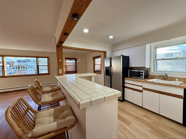 Building Photo - 575 E Fulton St