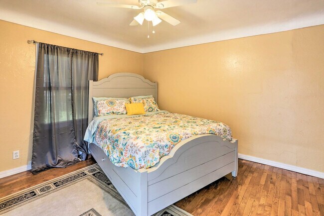 Building Photo - 6851 Nebraska Ave