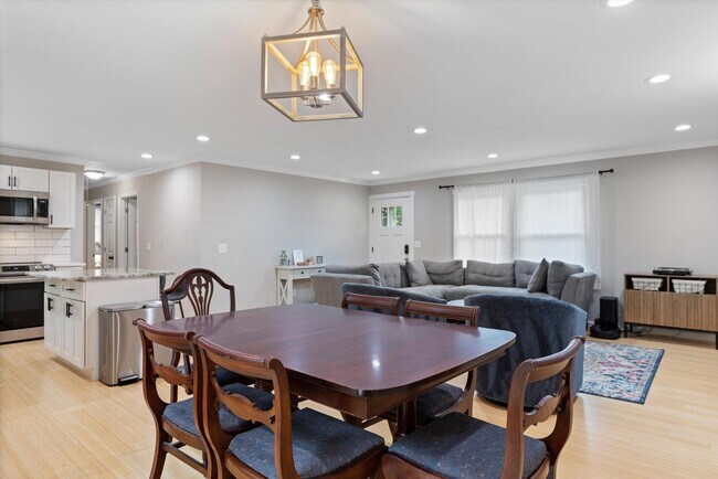 Building Photo - 5017 Suter Dr