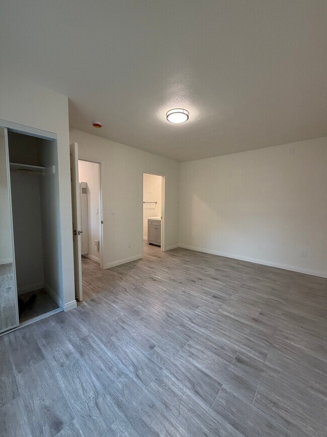 Bedroom - 223 E Colorado Blvd