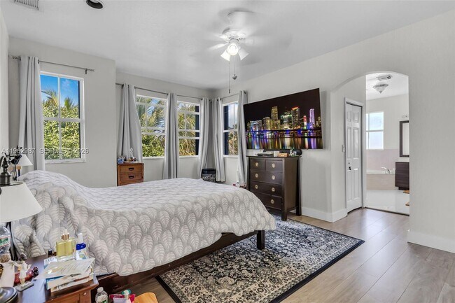 Building Photo - 16605 SW 55th Terrace