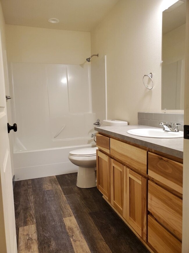 Building Photo - *** 1/2 MONTH FREE*** Adorable Newer Home in a Great Location With A Private Yard!